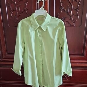 Liz Claiborne Women's Green Button-Up Shirt